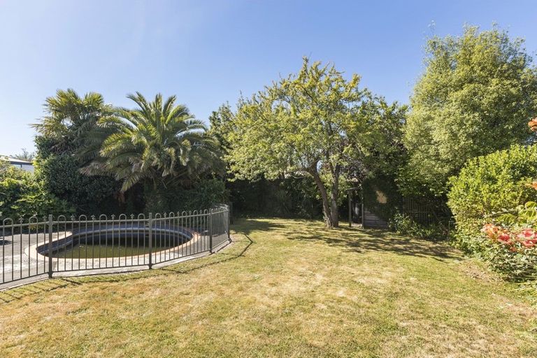 Photo of property in 30 Hamilton Avenue, Ilam, Christchurch, 8041