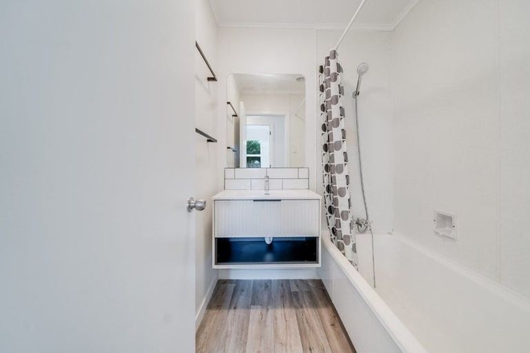 Photo of property in 16 Thornton Place, Melville, Hamilton, 3206