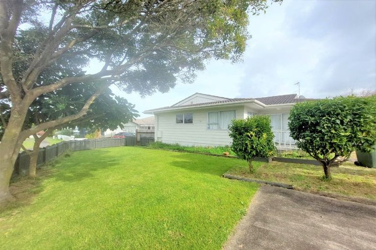 Photo of property in 1/3 Tyndrum Place, Highland Park, Auckland, 2010