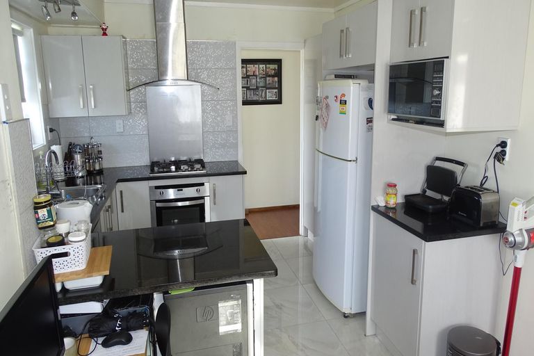 Photo of property in 4 Mangarata Avenue, Papatoetoe, Auckland, 2025