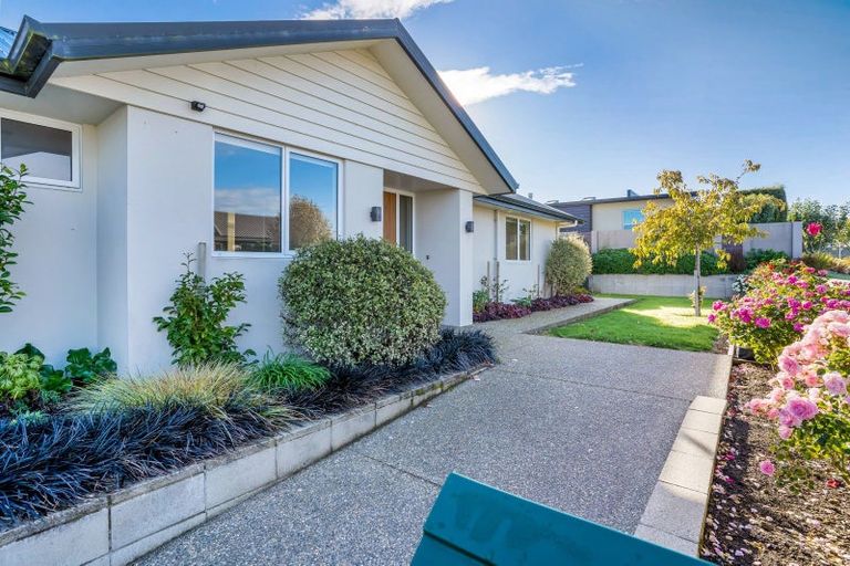 Photo of property in 28 Northview Avenue, Winton, 9720
