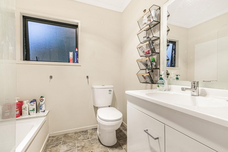 Photo of property in 10 Grierson Place, Pukekohe, 2120