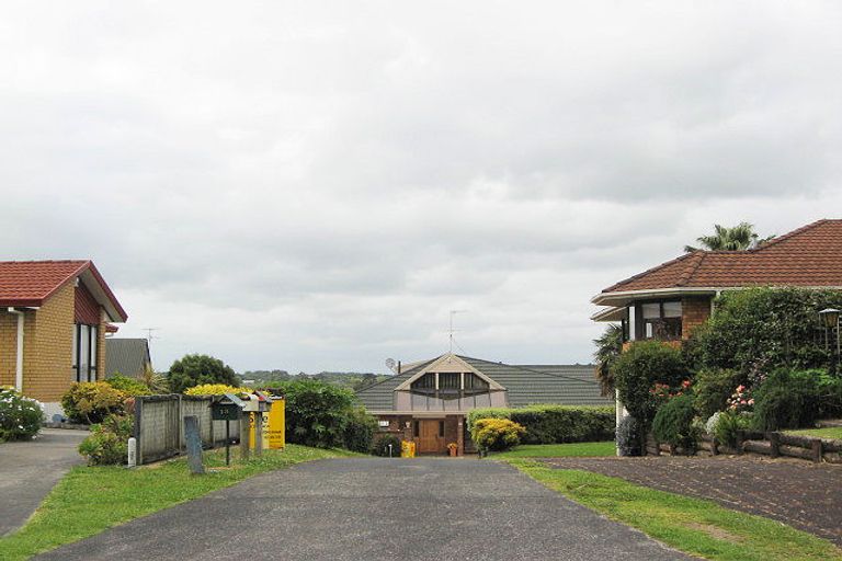 Photo of property in 15 Cumbrian Place, Conifer Grove, Takanini, 2112