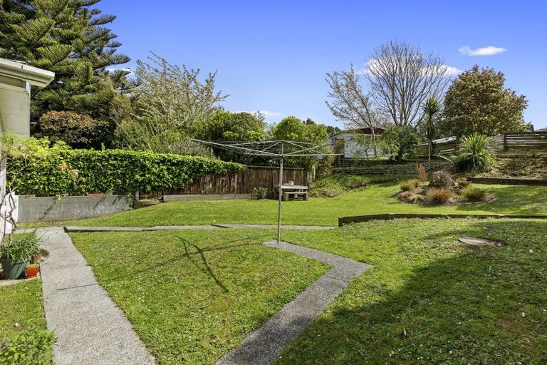 Photo of property in 53 Cedar Street, Maungaraki, Lower Hutt, 5010