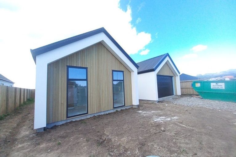 Photo of property in 10 Dalness Crescent, Halswell, Christchurch, 8025