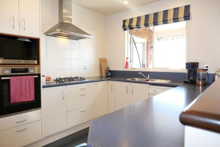 Photo of property in 8 Tui Crescent, Waikanae, 5036