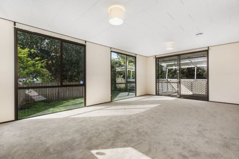 Photo of property in 1/3175 Great North Road, New Lynn, Auckland, 0600