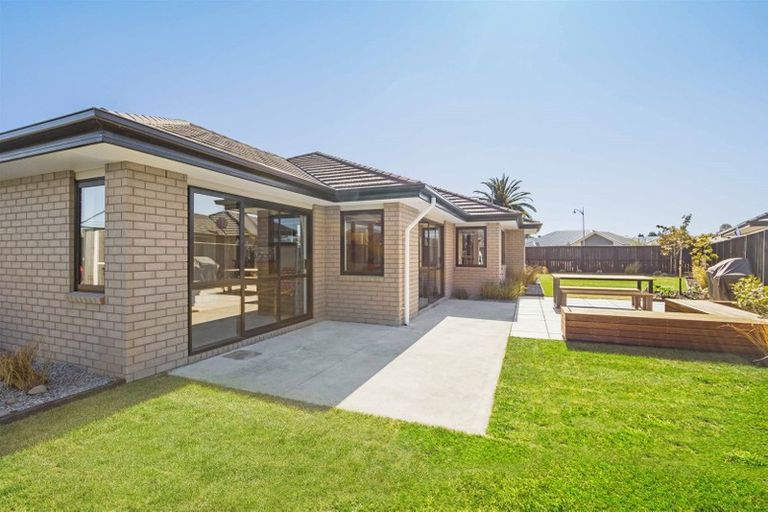 Photo of property in 16 Wootton Place, Kaiapoi, 7630