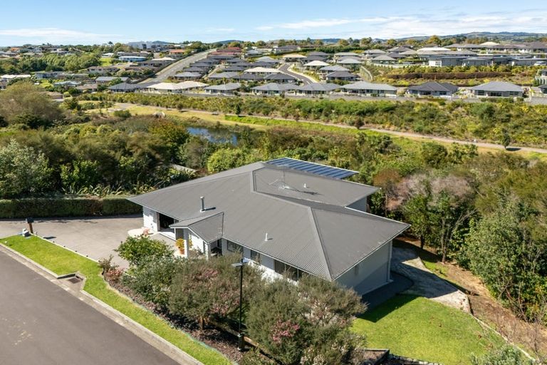 Photo of property in 11 Southill Way, Pyes Pa, Tauranga, 3112