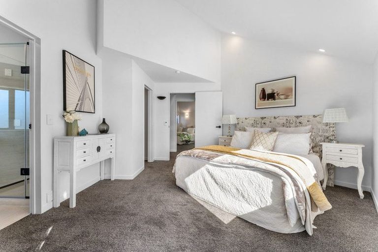 Photo of property in 2/19 Rodney Road, Northcote Point, Auckland, 0627