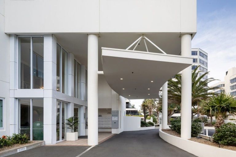 Photo of property in 28/12 Maunganui Road, Mount Maunganui, 3116