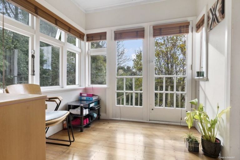 Photo of property in 74 Hankey Street, Mount Cook, Wellington, 6011