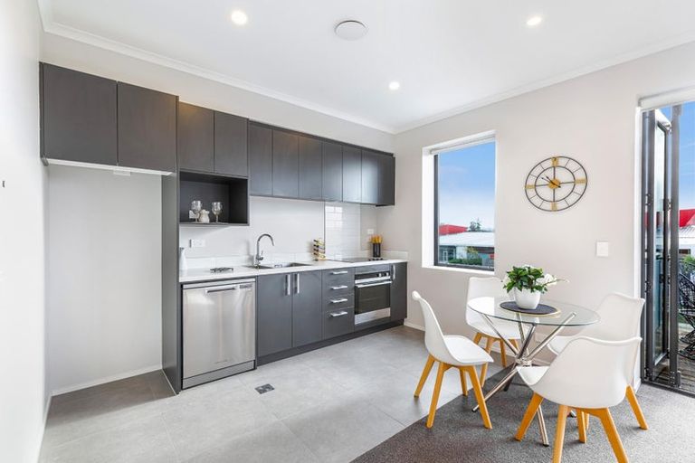 Photo of property in 6/17 Uku Lane, Hobsonville, Auckland, 0616