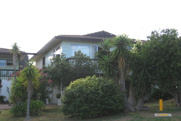 Photo of property in 1/50 Seaview Road, Castor Bay, Auckland, 0620