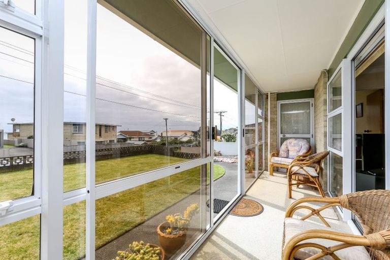 Photo of property in 19 Roy Terrace, Moturoa, New Plymouth, 4310