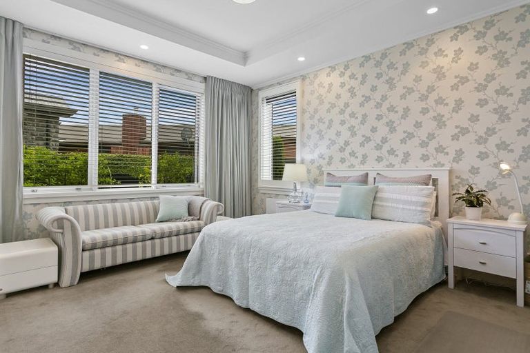 Photo of property in 21 Pukenamu Road, Rainbow Point, Taupo, 3330