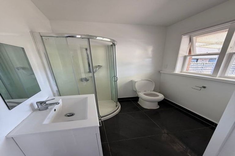 Photo of property in 36 Rathgar Road, Henderson, Auckland, 0610