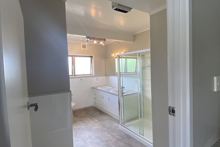 Photo of property in 6 Barnhill Crescent, Pahurehure, Papakura, 2113