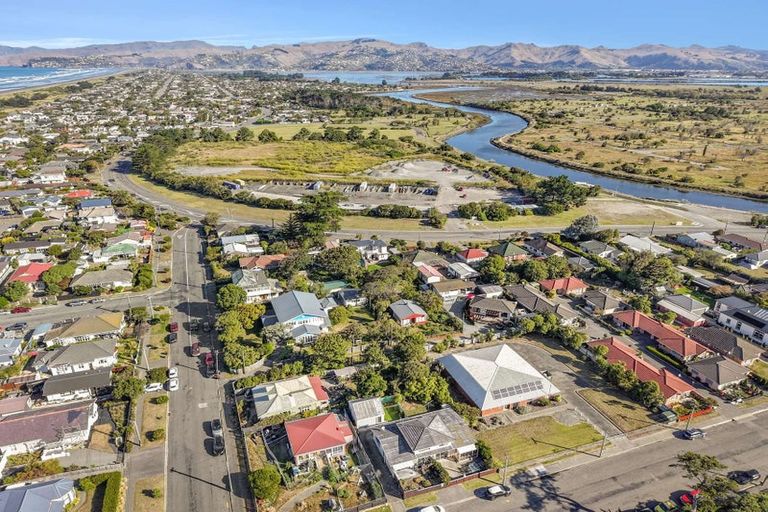 Photo of property in 2/7 Collingwood Street, New Brighton, Christchurch, 8061