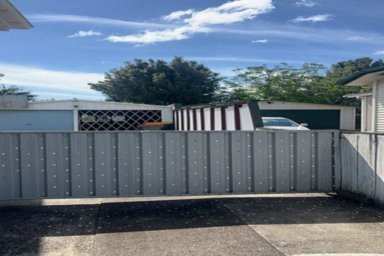 Photo of property in 220 St George Street, Papatoetoe, Auckland, 2025