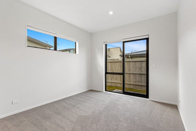 Photo of property in 30 Port Way, Rosehill, Papakura, 2113