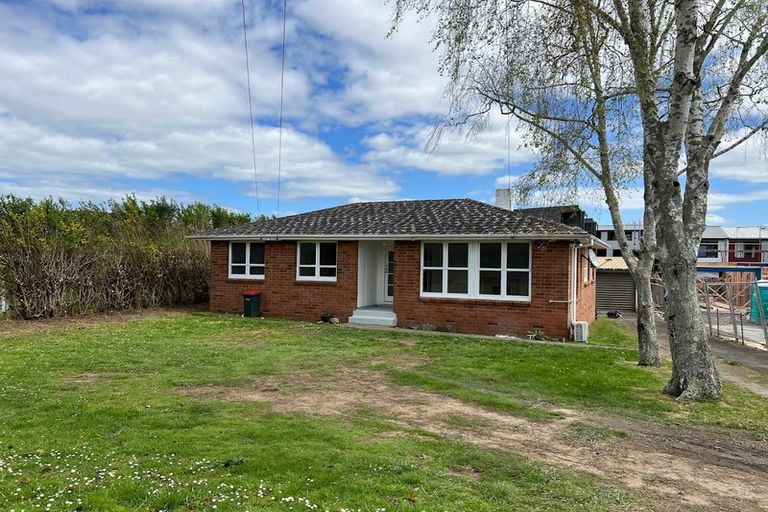 Photo of property in 65 Arimu Road, Papakura, 2110