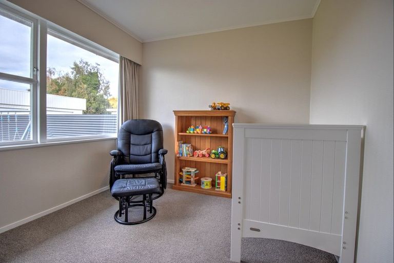 Photo of property in 6 Sutherland Crescent, Westbrook, Palmerston North, 4412