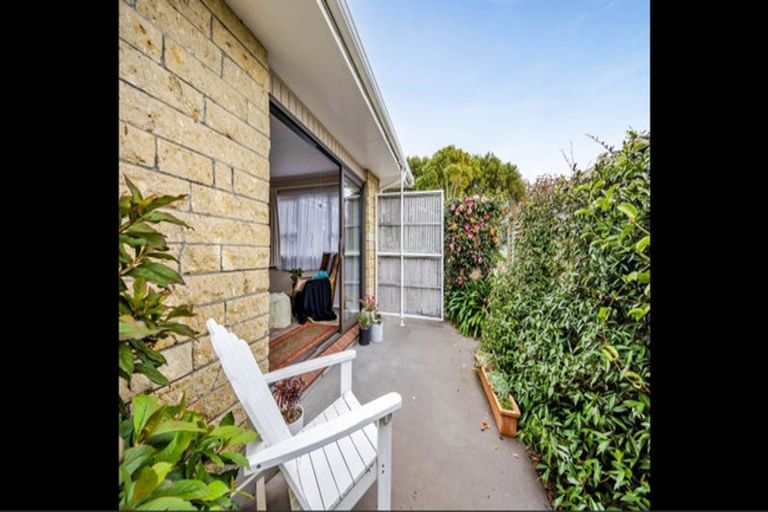 Photo of property in 65 Belt Road, New Plymouth, 4310