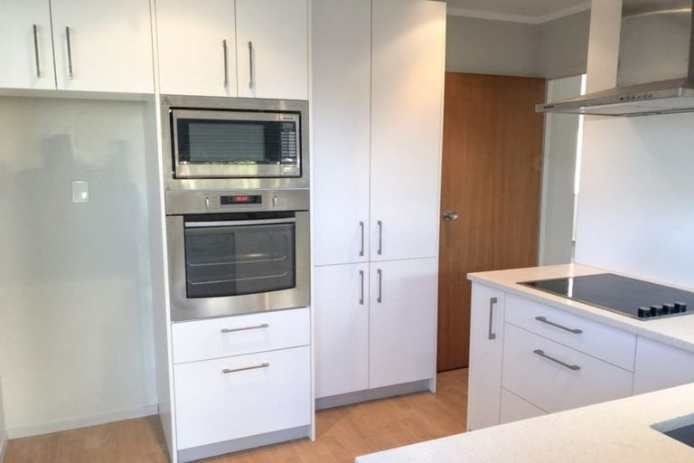 Photo of property in 1/93 Moore Street, Hillcrest, Auckland, 0627