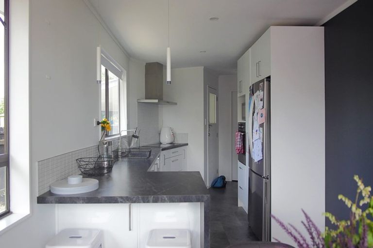Photo of property in 3 Apollo Parade, Milson, Palmerston North, 4414