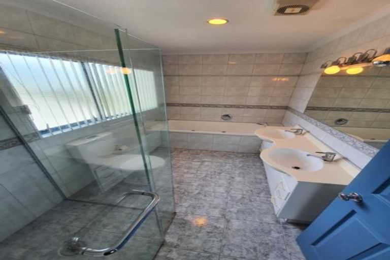 Photo of property in 33a Youngs Road, Papakura, 2110