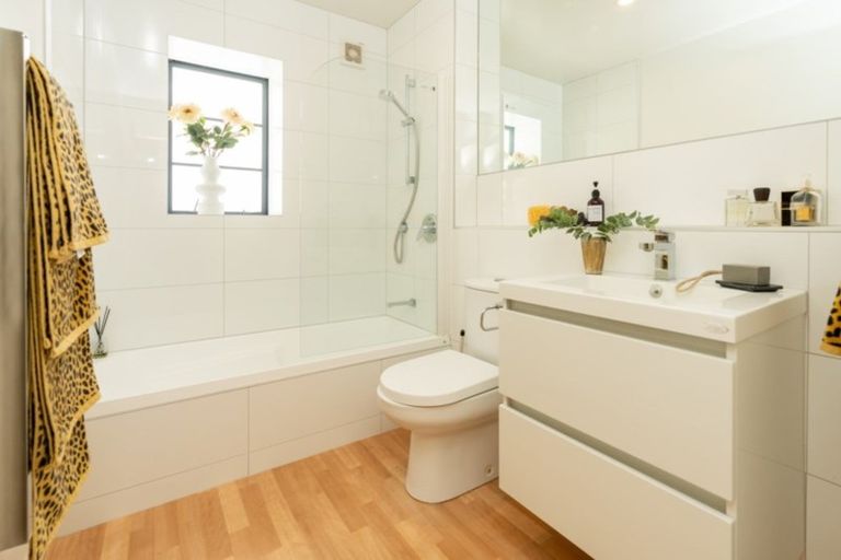 Photo of property in Westhaven Apartments, 23/127 Molesworth Street, Thorndon, Wellington, 6011