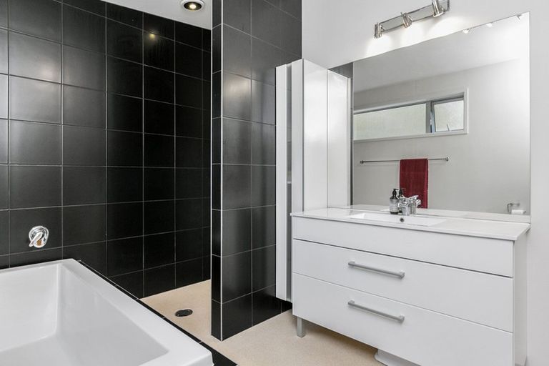 Photo of property in 35 Waikana Street, Broad Bay, Dunedin, 9014