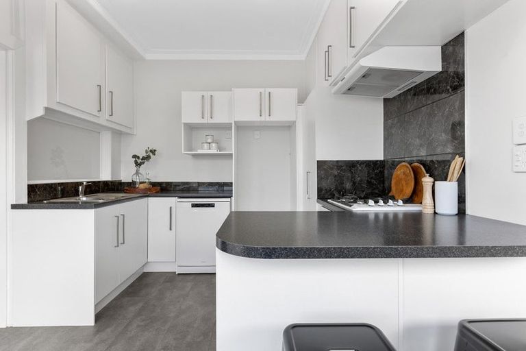 Photo of property in 181 Tukapa Street, Westown, New Plymouth, 4310