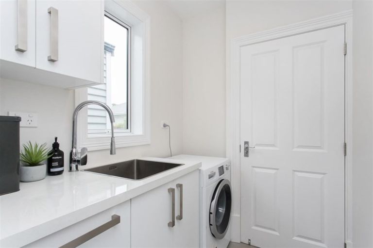 Photo of property in 90 Hawthorne Street, Strowan, Christchurch, 8052