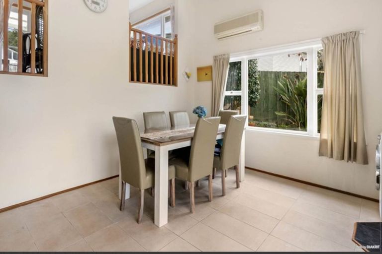 Photo of property in 27 Bruce Road, Glenfield, Auckland, 0629