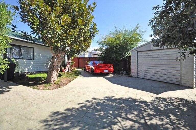 Photo of property in 151a Bruce Mclaren Road, Henderson, Auckland, 0612