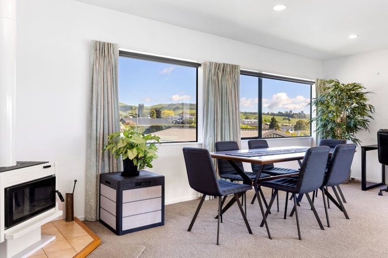 Photo of property in 1 Scenic Heights, Acacia Bay, Taupo, 3330