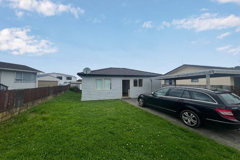 Photo of property in 1 Gambare Place, Wattle Downs, Auckland, 2103