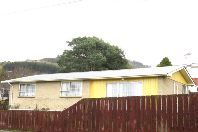 Photo of property in 2 Kaira Street, Sawyers Bay, Port Chalmers, 9023