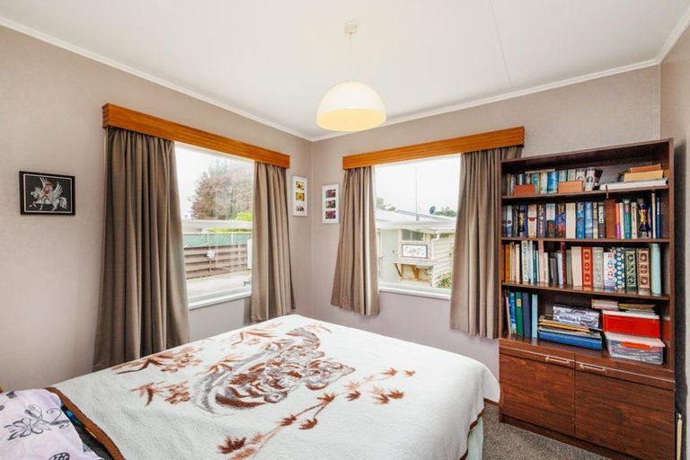 Photo of property in 11 Tararua Terrace, Cloverlea, Palmerston North, 4412