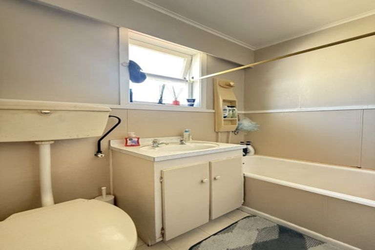 Photo of property in 1/16 Duncan Avenue, Te Atatu South, Auckland, 0610