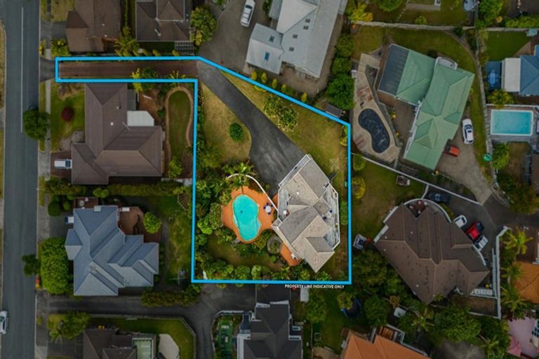 Photo of property in 32 Cherub Place, West Harbour, Auckland, 0618