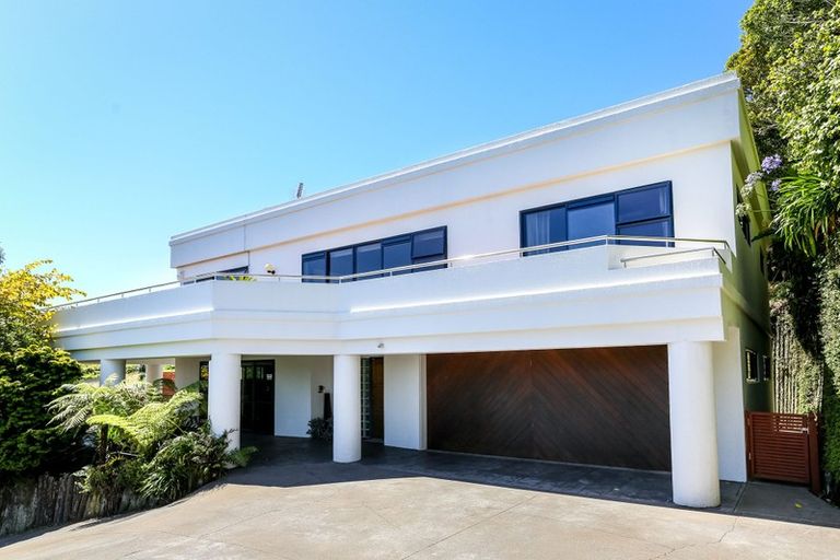 Photo of property in 117 Mangorei Road, Merrilands, New Plymouth, 4312