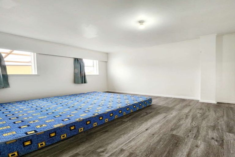 Photo of property in 1/63 Girrahween Drive, Totara Vale, Auckland, 0629