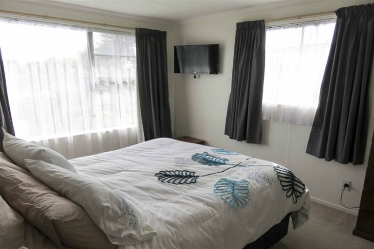 Photo of property in 16 Kildare Place, Waikiwi, Invercargill, 9810