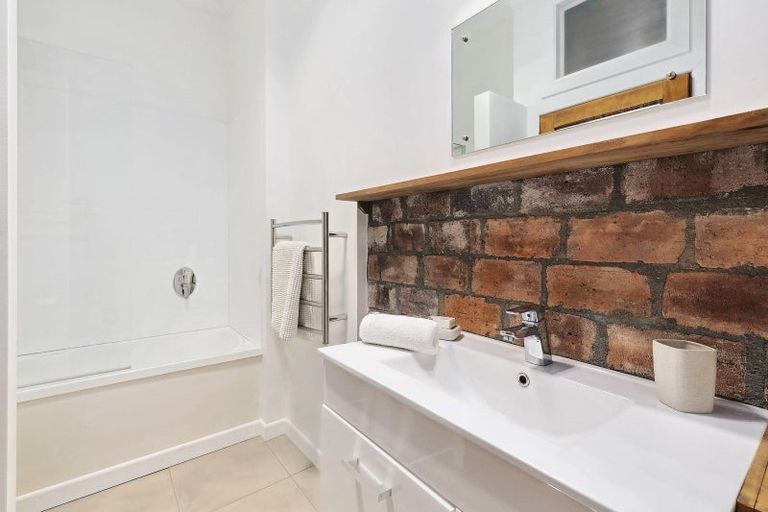 Photo of property in 48 Jackson Street, Island Bay, Wellington, 6023