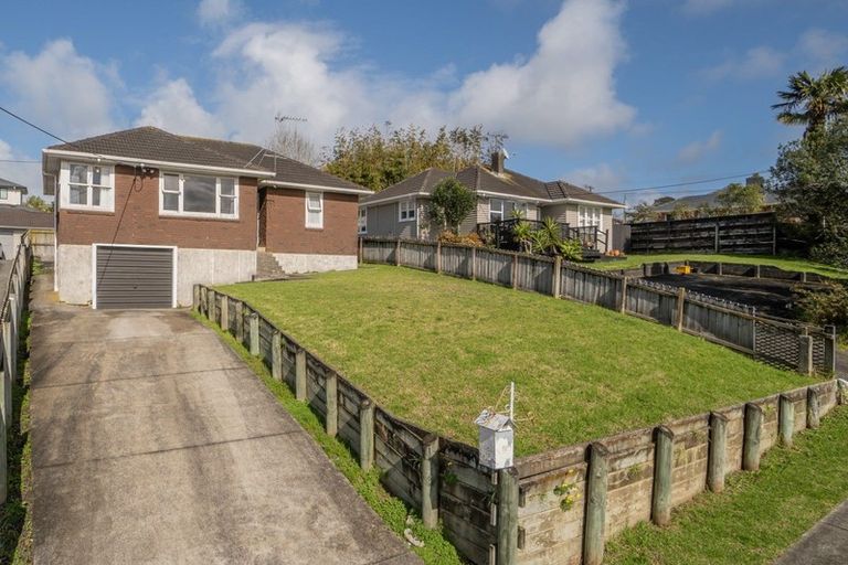 Photo of property in 19 Sheridan Drive, New Lynn, Auckland, 0600