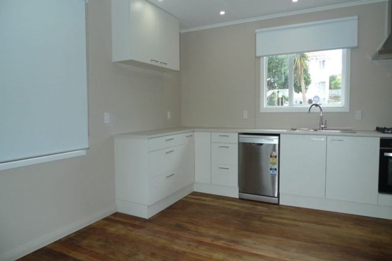 Photo of property in 5 Coates Crescent, Panmure, Auckland, 1072