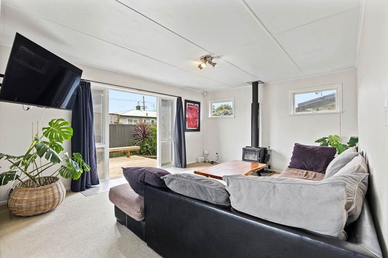 Photo of property in 111a Clevedon Road, Papakura, 2110